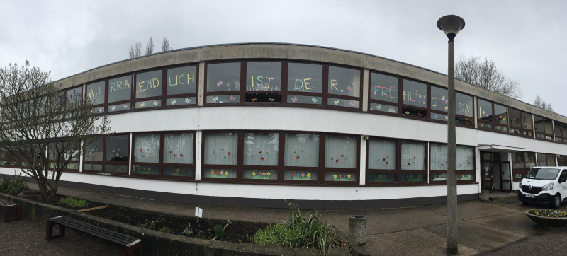 <img style="border: none !important; display: block; margin-left: auto; margin-right: auto;" title="img_9710.jpg" src="/cms/thumbs.php?src=/dat/cms1001538/images/Aussenanlagen_Blumen_Bienen_Insekten/img_9710.jpg&w=666" alt="img_9710.jpg" width="400" data-mce-src="/cms/thumbs.php?src=/dat/cms1001538/images/Aussenanlagen_Blumen_Bienen_Insekten/img_9710.jpg&w=666" data-mce-style="border: none !important; display: block; margin-left: auto; margin-right: auto;">